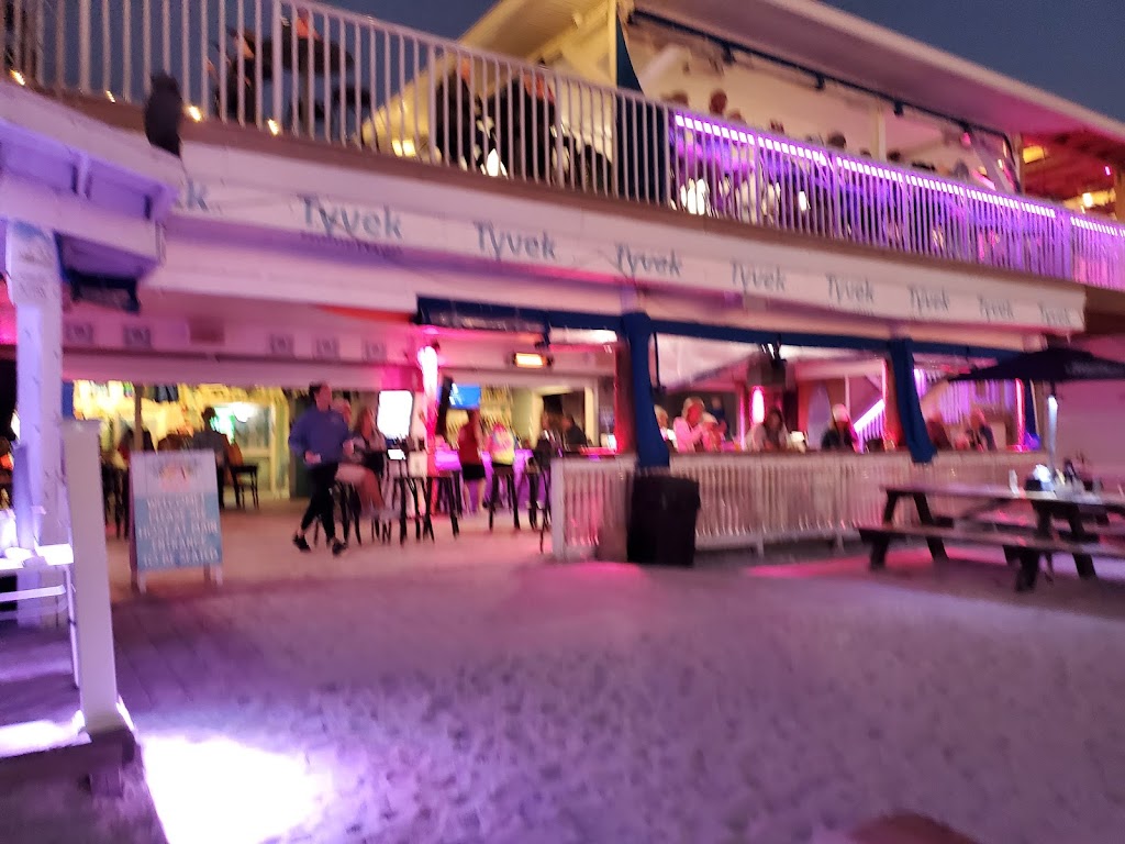 Caddys Treasure Island | 9000 W Gulf Blvd, Treasure Island, FL 33706, USA | Phone: (727) 360-4993