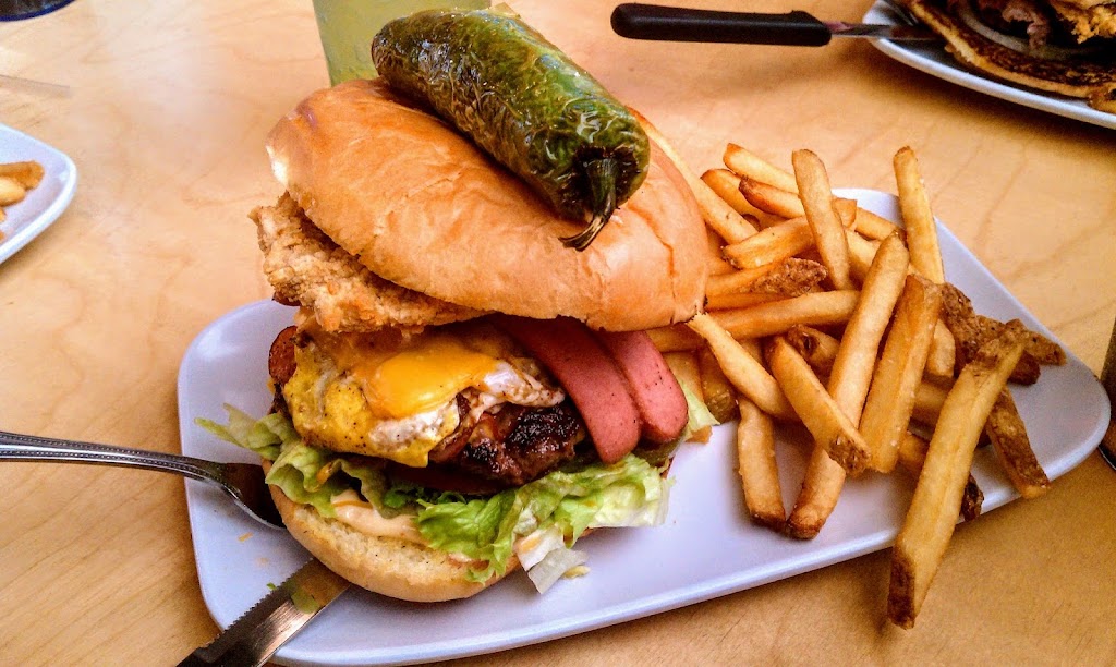 Crave Real Burgers- Castle Rock | 3982 Limelight Ave, Castle Rock, CO 80109, USA | Phone: (303) 814-2829