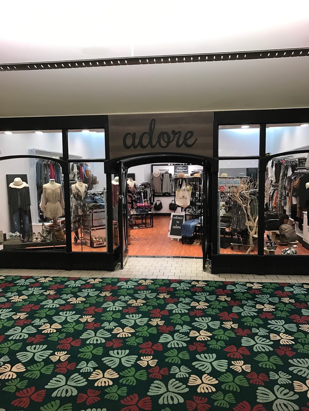 Adore | 4211 Waialae Ave, Honolulu, HI 96816, USA | Phone: (808) 737-0608