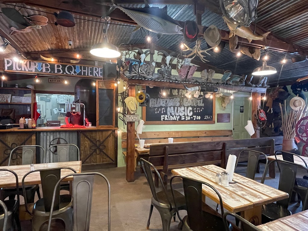 Stevie Lews BBQ Kitchen | 5340 TX-35, Rockport, TX 78382, USA | Phone: (361) 727-0002