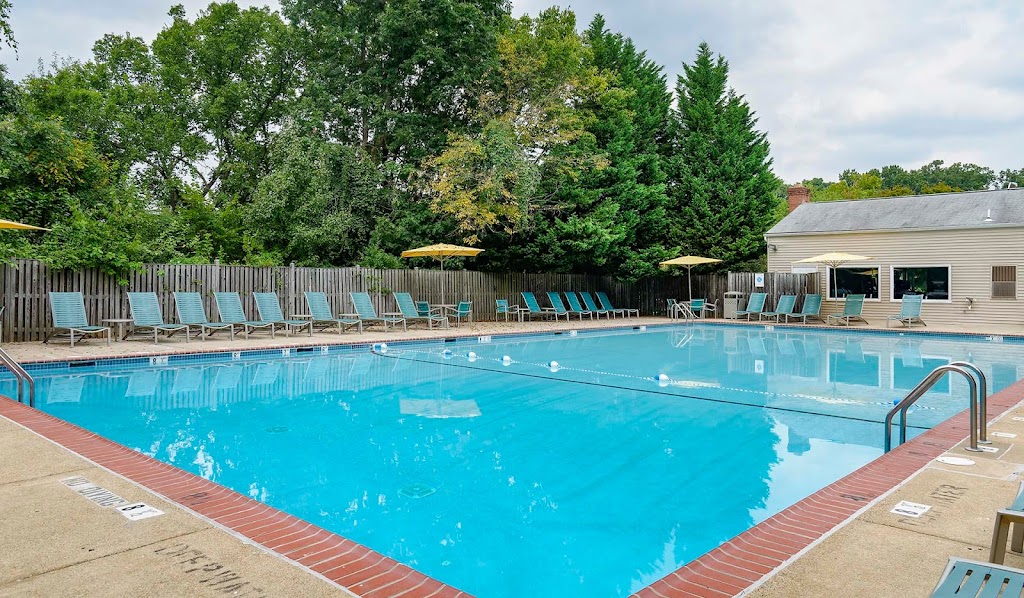 Foxchase Apartments | 766 N Howard St, Alexandria, VA 22304 | Phone: (571) 200-3150