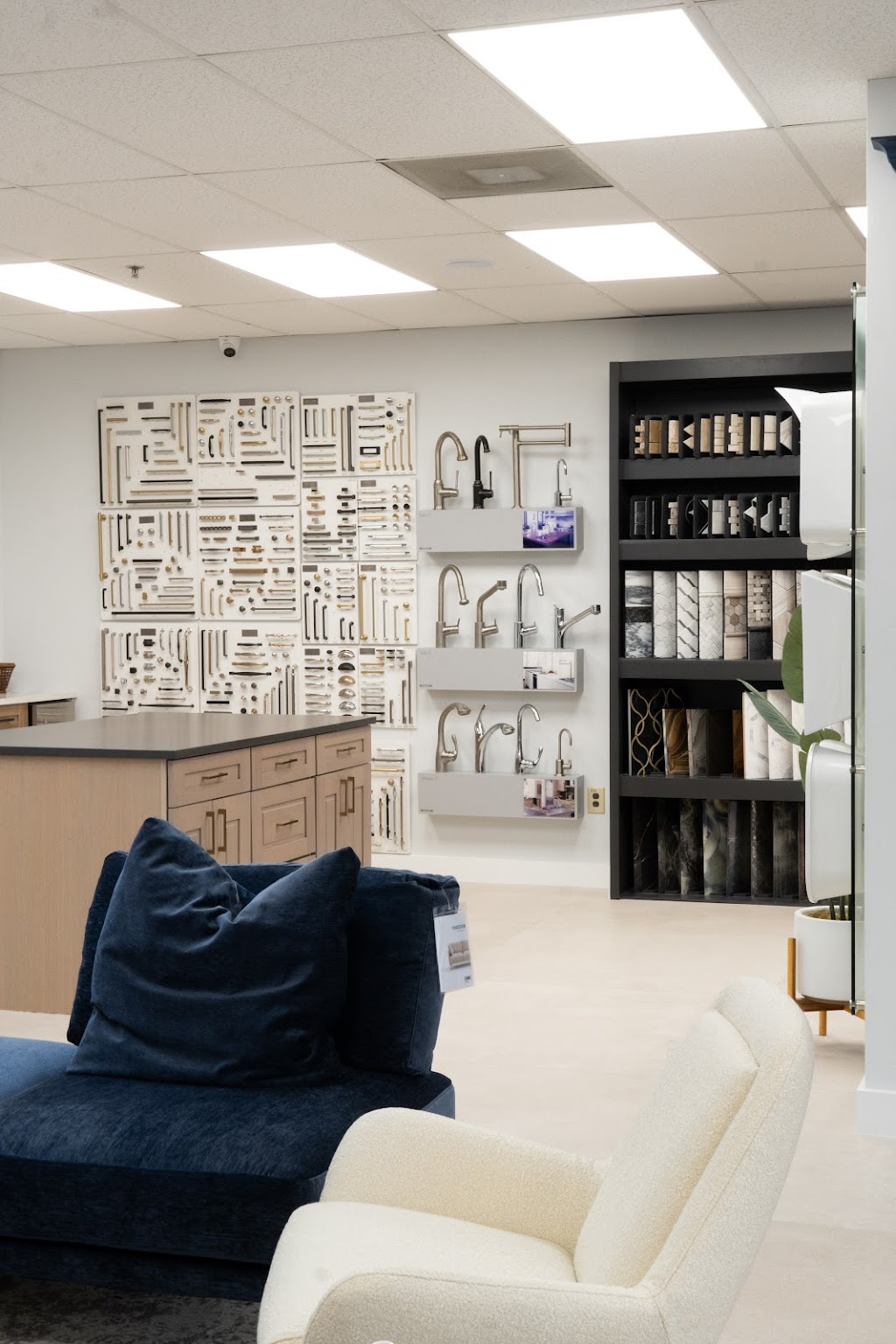 Giovannis Tile Design Roswell | 1250 Northmeadow Pkwy # 116, Roswell, GA 30076, USA | Phone: (678) 461-7715