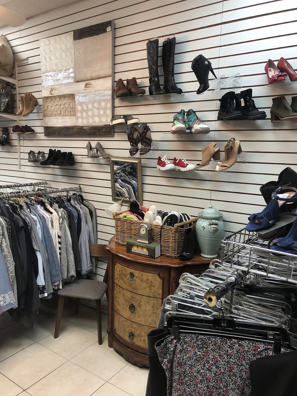 Our Closet | 13 S Division St, New Rochelle, NY 10805, USA | Phone: (914) 740-4373