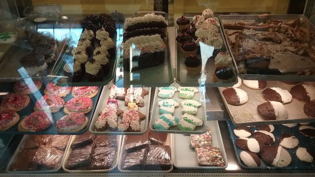 Cheryl Anns Bakery | 1010 W Roxbury Pkwy, Chestnut Hill, MA 02467, USA | Phone: (617) 469-9241