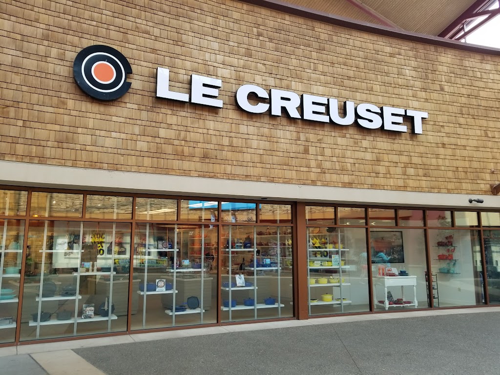 Le Creuset Outlet Store | 1001 N Arney Rd #618, Woodburn, OR 97071, USA | Phone: (503) 982-2520