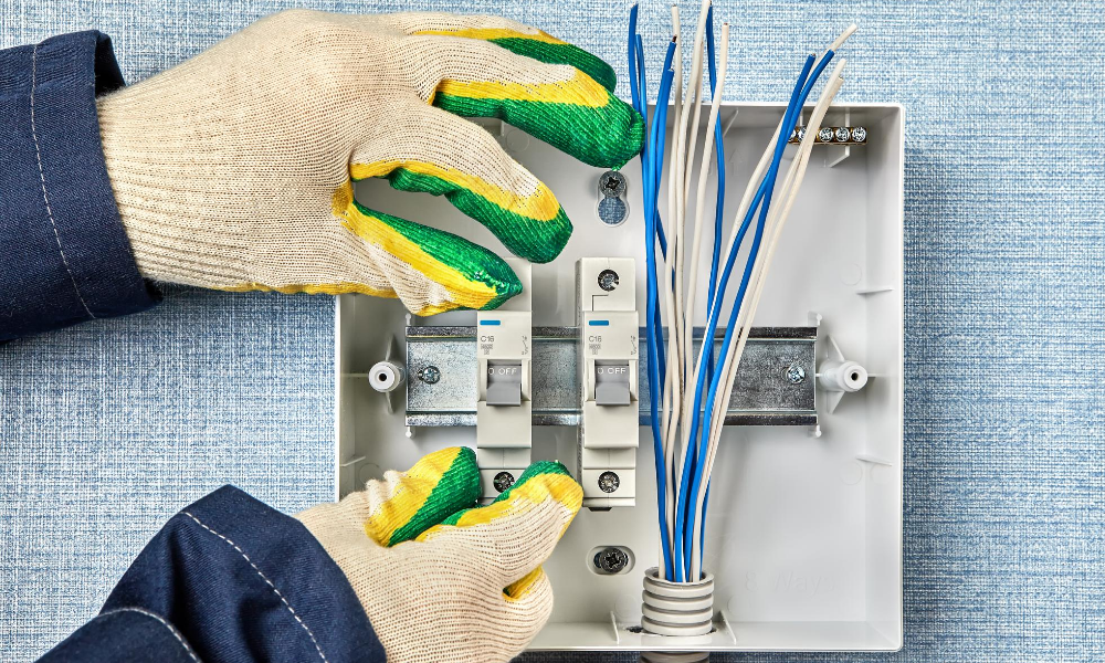 Electrician Pros Modesto | 817 Westwood Ave, Modesto, CA 95350, USA | Phone: (209) 553-3860