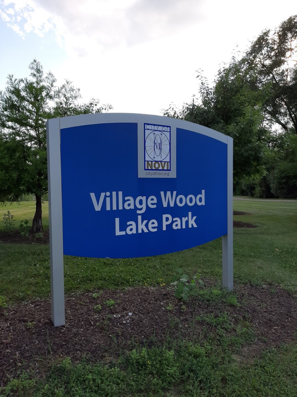 Village Wood Lake Park | 23160 Heatherbrae Way, Novi, MI 48375, USA | Phone: (248) 347-0460