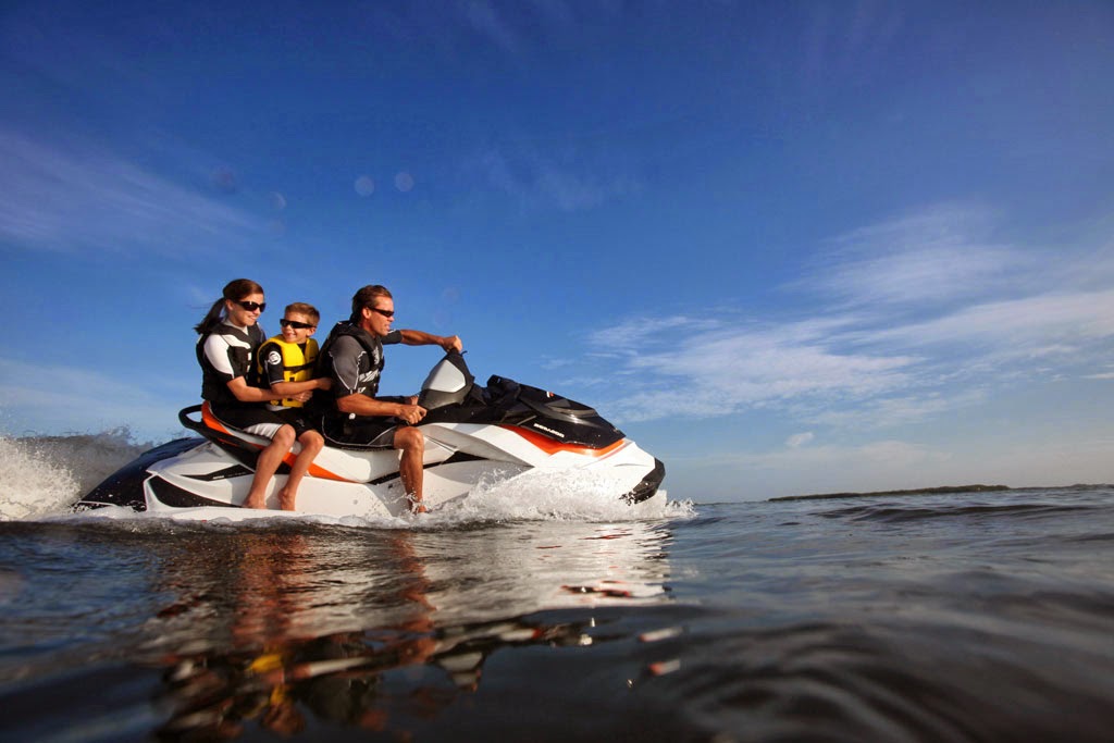 Fly-N-High Waverunners | 207 Boardwalk Pl E, Madeira Beach, FL 33708, USA | Phone: (727) 397-1050
