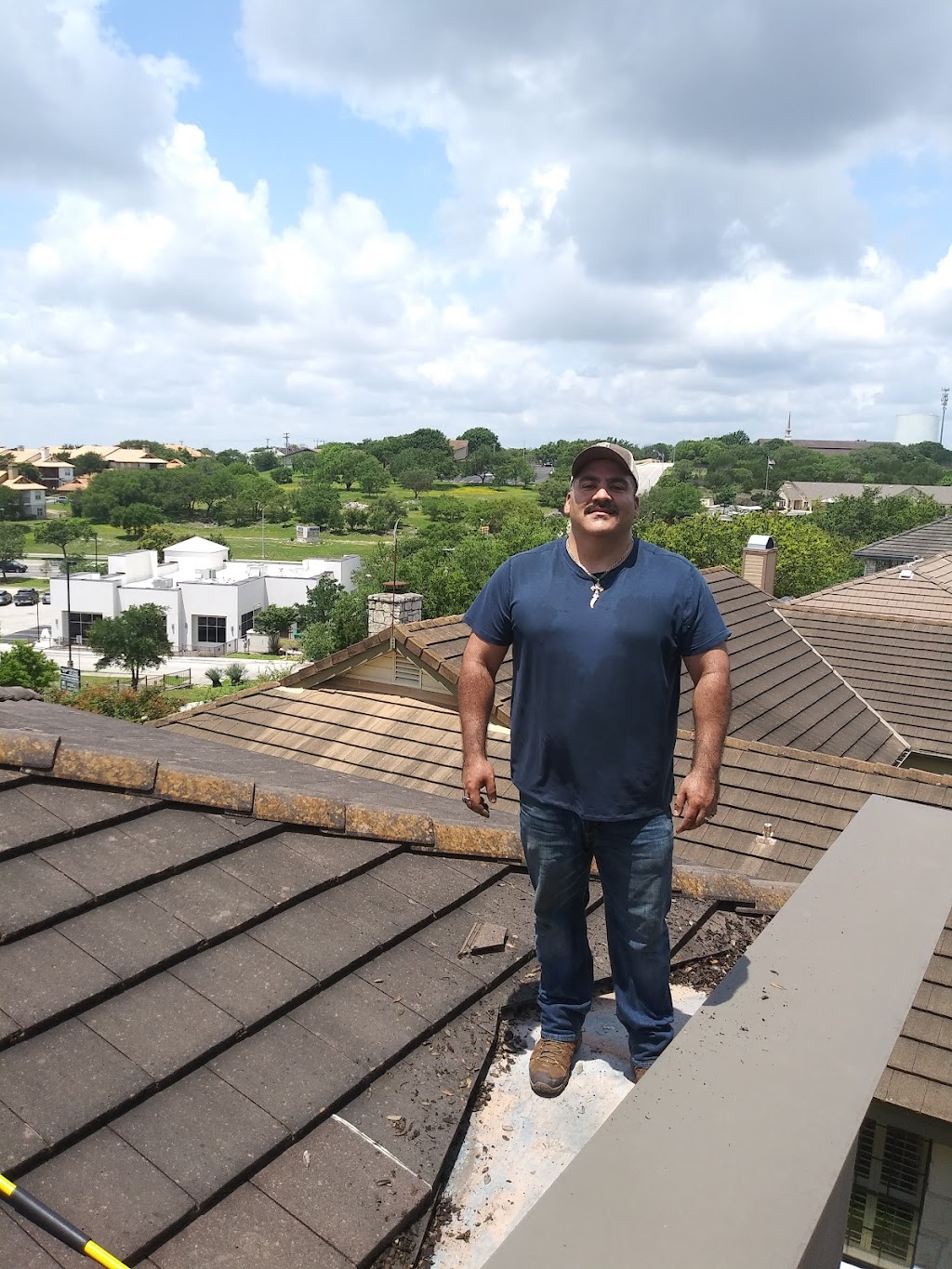 HG ROOF REPAIR - Free Estimate | 345 N San Gabriel Ave, San Antonio, TX 78237 | Phone: (210) 396-0922