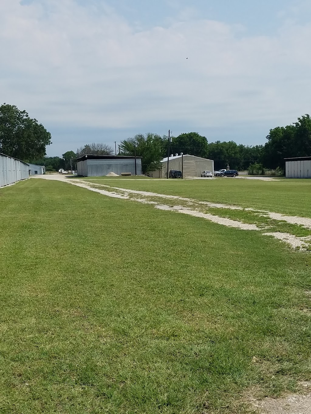 E 82 Boat & R V Storage | 3880 US-82, Gainesville, TX 76240, USA | Phone: (940) 736-9145
