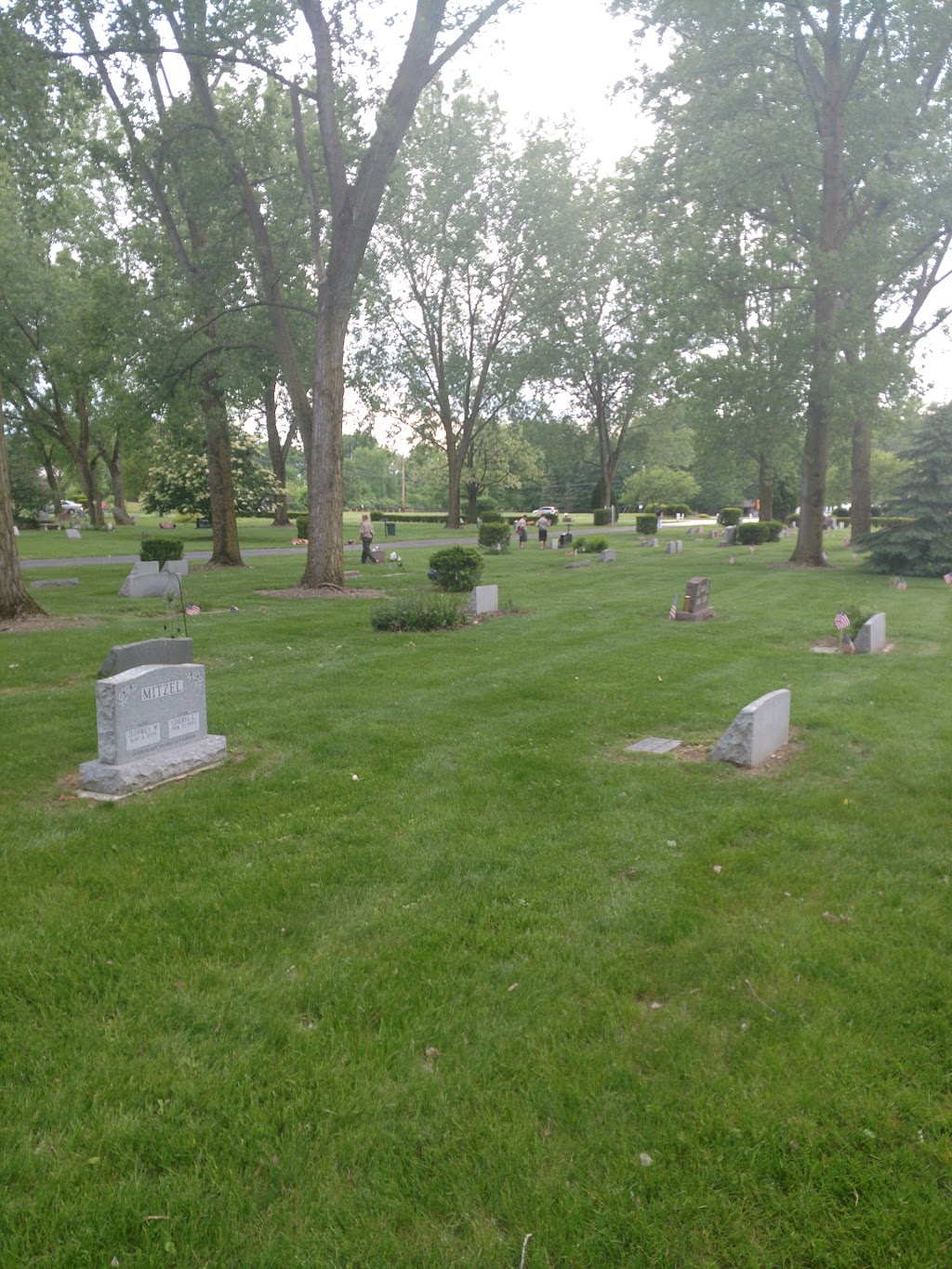 New Chestnut Grove Cemetery | 7789 Lewis Rd, Olmsted Falls, OH 44138, USA | Phone: (440) 235-1400
