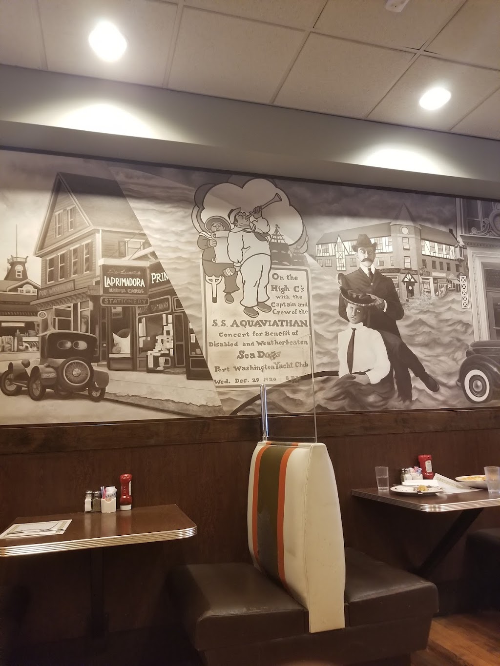 Port Washington Diner | 41 Main St, Port Washington, NY 11050, USA | Phone: (516) 767-3624