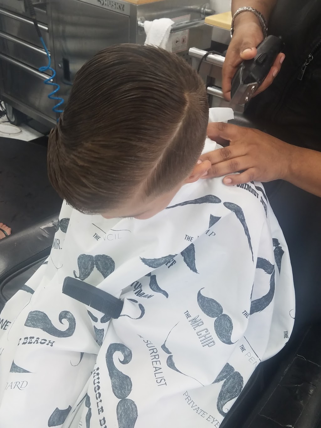 Carlos Barber Shop 2 | 18560 Van Buren Boulevard #1d, Riverside, CA 92508, USA | Phone: (951) 789-5229