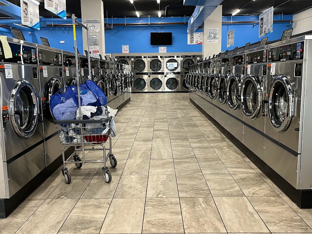 Westland Coin Laundry | 1545 Quail St #8, Lakewood, CO 80215, USA | Phone: (720) 598-5511