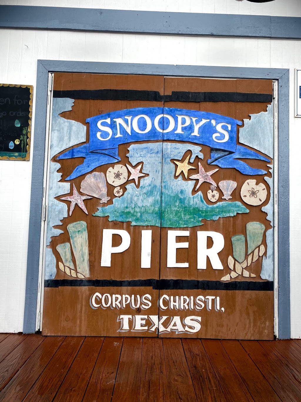 Snoopys Pier | 13313 S Padre Island Dr, Corpus Christi, TX 78418, USA | Phone: (361) 949-8815
