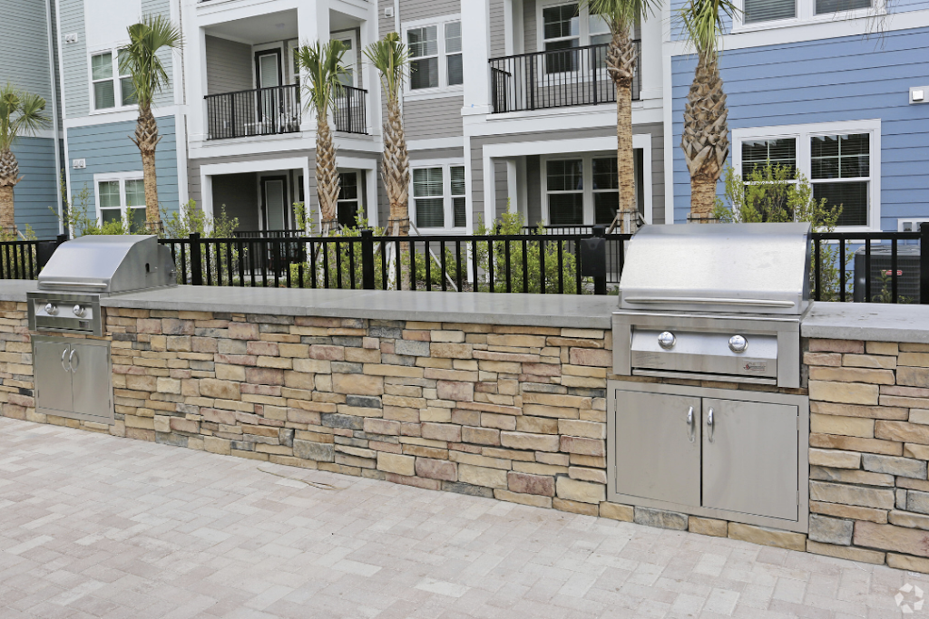 The Point at Bella Grove | 8310 Bella Grove Cir, Sarasota, FL 34243, USA | Phone: (941) 893-5041