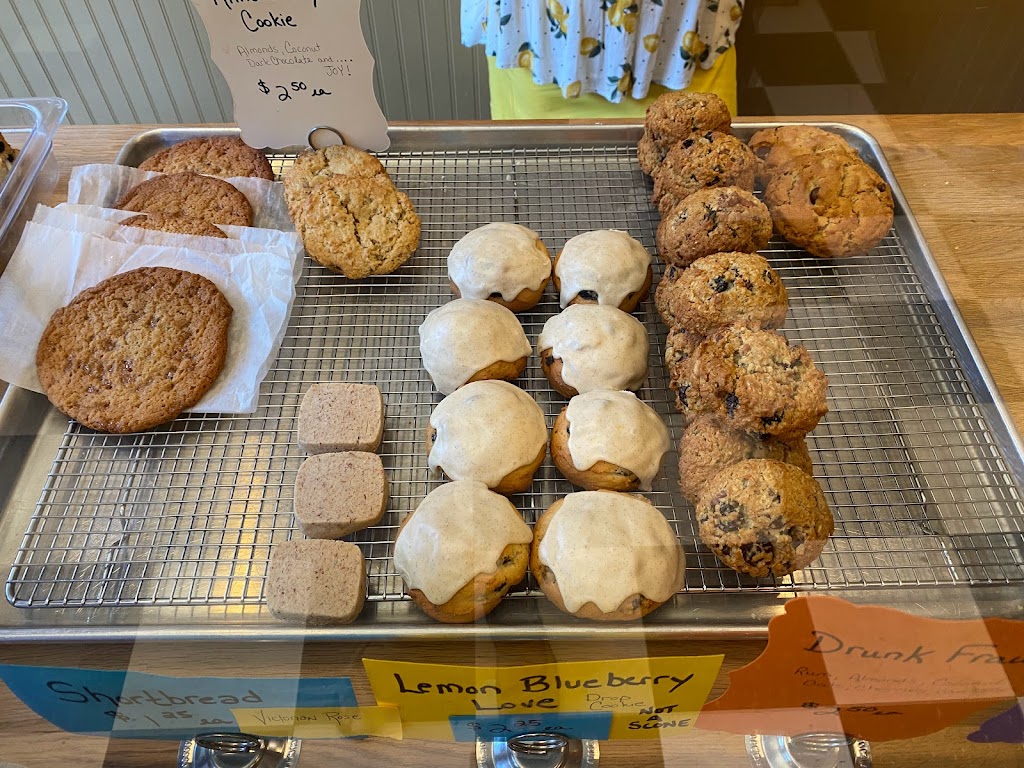 The Two Fraus Bakery | 253 Mercer St, Harmony, PA 16037, USA | Phone: (724) 473-0722