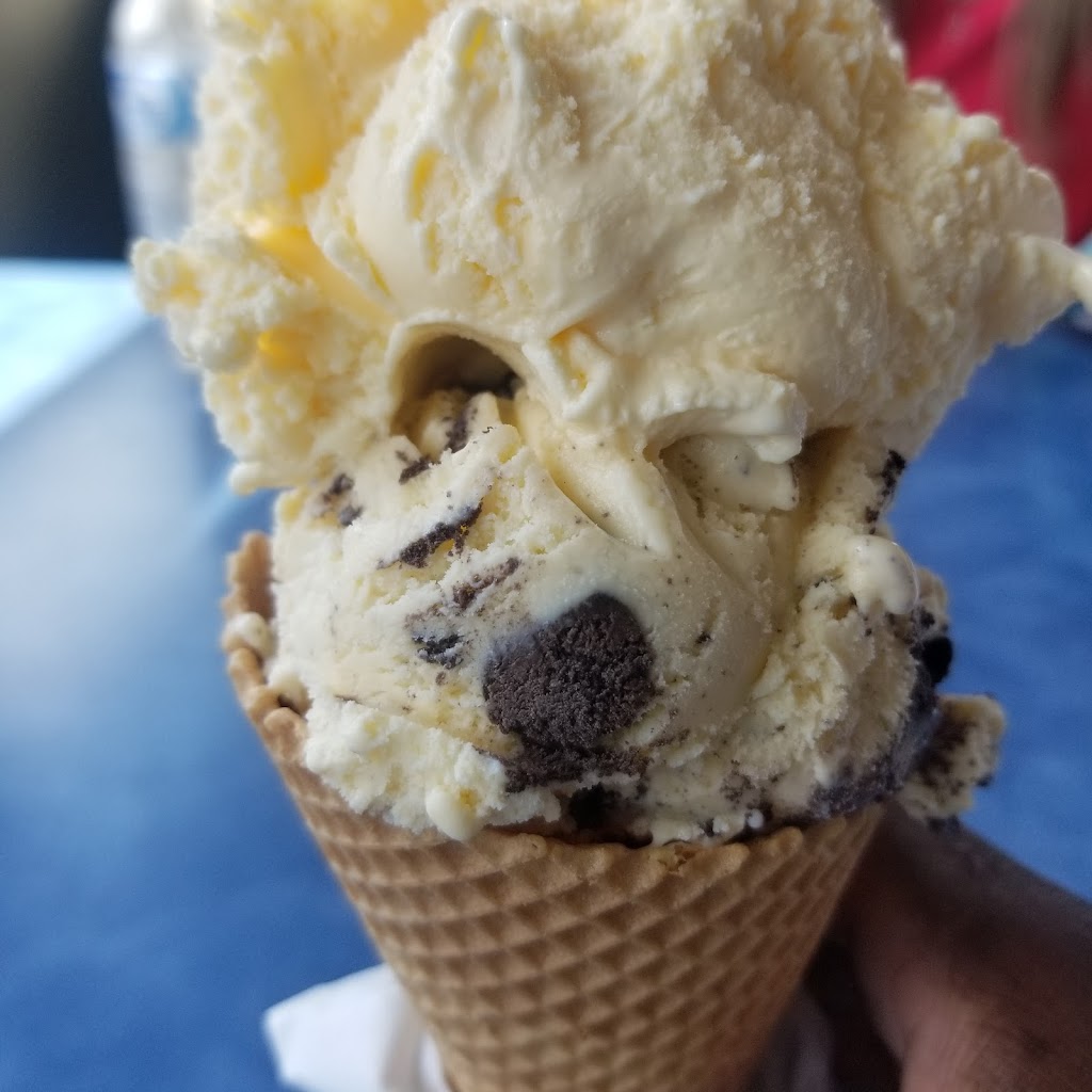 Braums Ice Cream & Dairy Store | 3506 N Galloway Ave, Mesquite, TX 75150, USA | Phone: (972) 613-4225