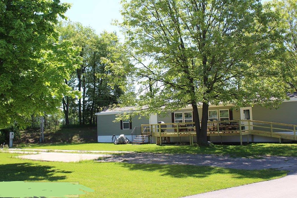 Country Club Crossing Mobile Home Community | 2792 S Country Club Rd, Warsaw, IN 46580, USA | Phone: (574) 526-2488