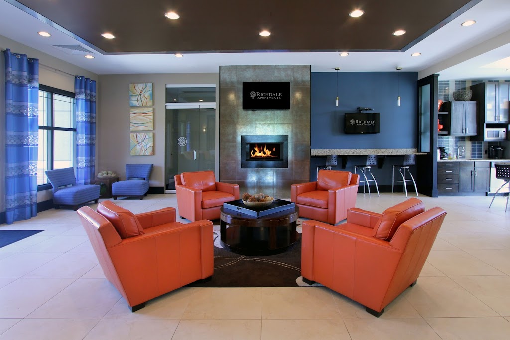 Claremont Apartments | 10745 Smetana Rd, Minnetonka, MN 55343, USA | Phone: (952) 260-6024