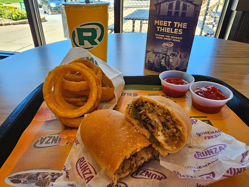 Runza Restaurant | 13535 Q St, Omaha, NE 68137, USA | Phone: (402) 895-0803