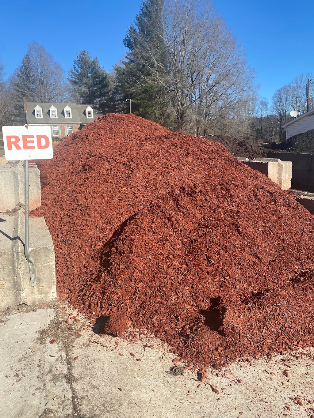 Homestead Mulch & More | 983 Murry Hill Ln, Bassett, VA 24055, USA | Phone: (276) 352-5108