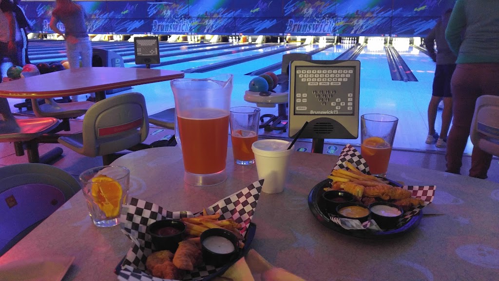 Bowlero Palmdale | 38241 30th St E, Palmdale, CA 93550, USA | Phone: (661) 274-2878