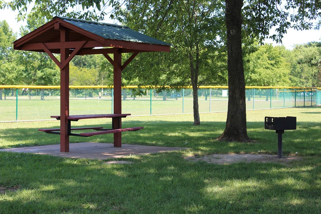 Fenton City Park | 1215 Larkin Williams Rd, Fenton, MO 63026, USA | Phone: (636) 343-0067