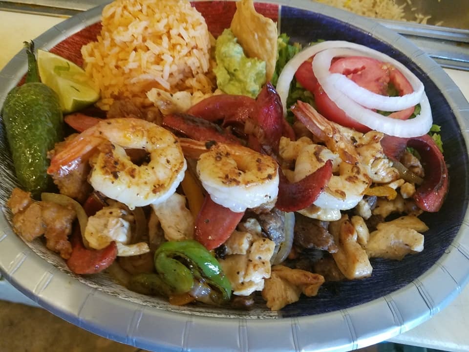 La Bamba Restaurant | 1201 TX-16, Zapata, TX 78076, USA | Phone: (956) 750-3091