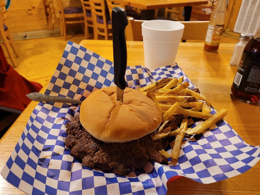 Willie & Dicks Grill | 424 Fall Creek Hwy, Granbury, TX 76049, USA | Phone: (817) 326-6241