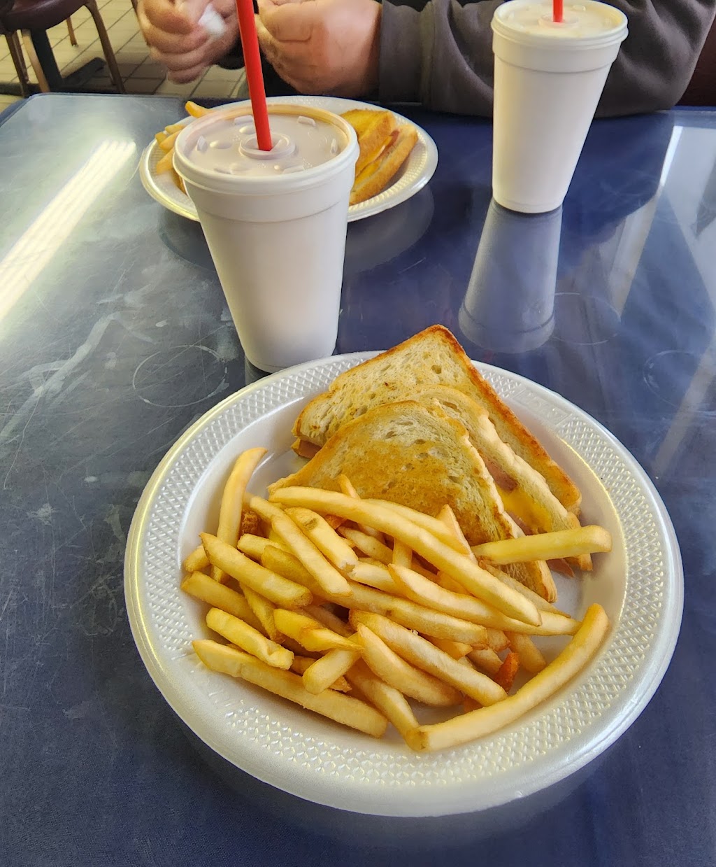 Debs Frosty | 460 Pleasant Valley Rd, Diamond Springs, CA 95619, USA | Phone: (530) 621-3327