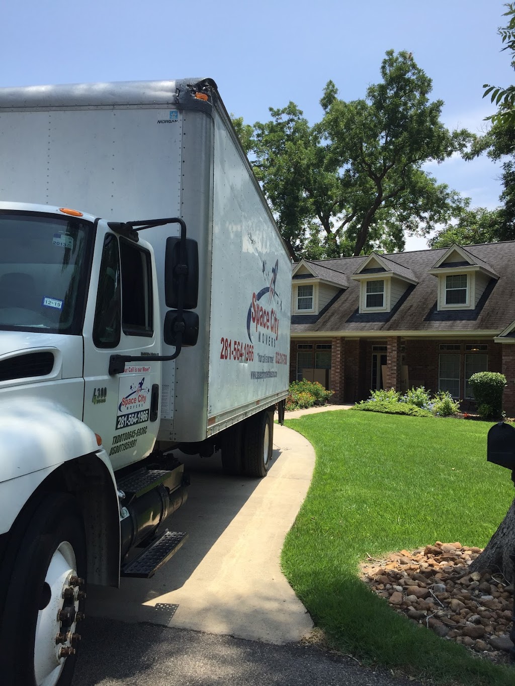 Space City Movers | 7575 Bellaire Blvd, Houston, TX 77036, USA | Phone: (832) 215-7580