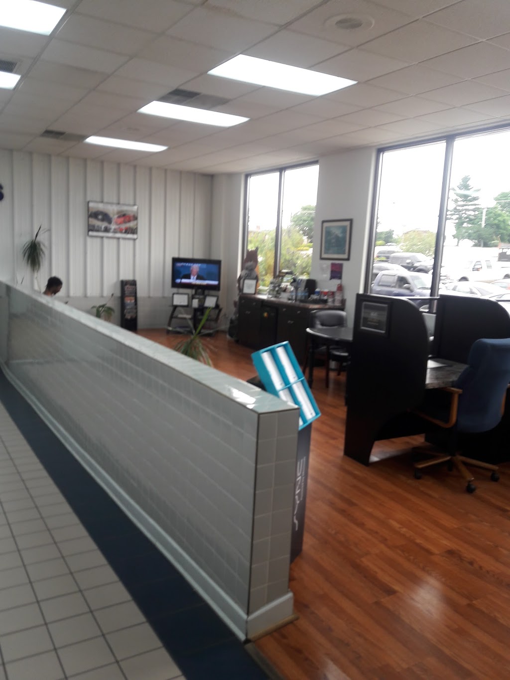 Crossroads Ford Lincoln, Inc. | 1070 Versailles Rd, Frankfort, KY 40601, USA | Phone: (502) 695-1990