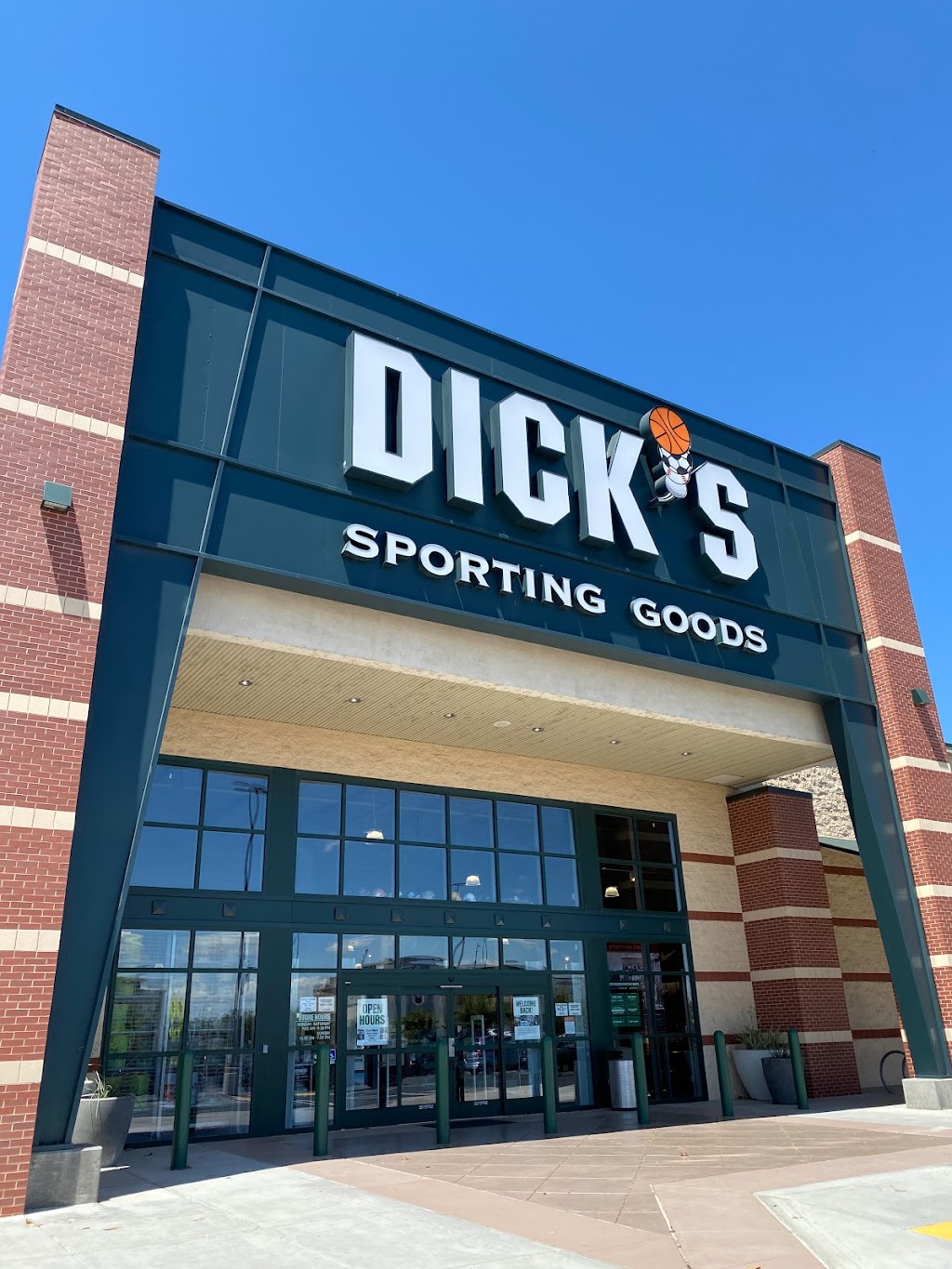 DICKS Sporting Goods | 8214 Delta Shores Cir S, Sacramento, CA 95832, USA | Phone: (916) 647-0160