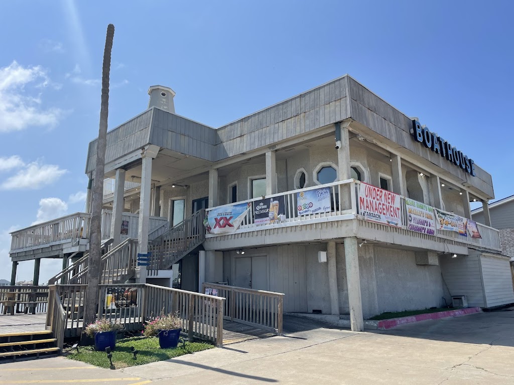 Boathouse Bar and Grill | 15241 Leeward Dr, Corpus Christi, TX 78418, USA | Phone: (361) 589-9601