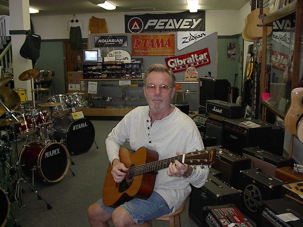 Vics Guitar Cave | 1822 21st Ave Unit 102, Forest Grove, OR 97116, USA | Phone: (503) 522-3897
