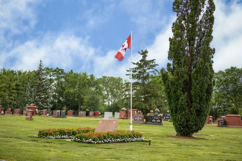 Greenlawn Memorial Gardens | 1805 ON-3, Oldcastle, ON N0R 1L0, Canada | Phone: (519) 969-5320