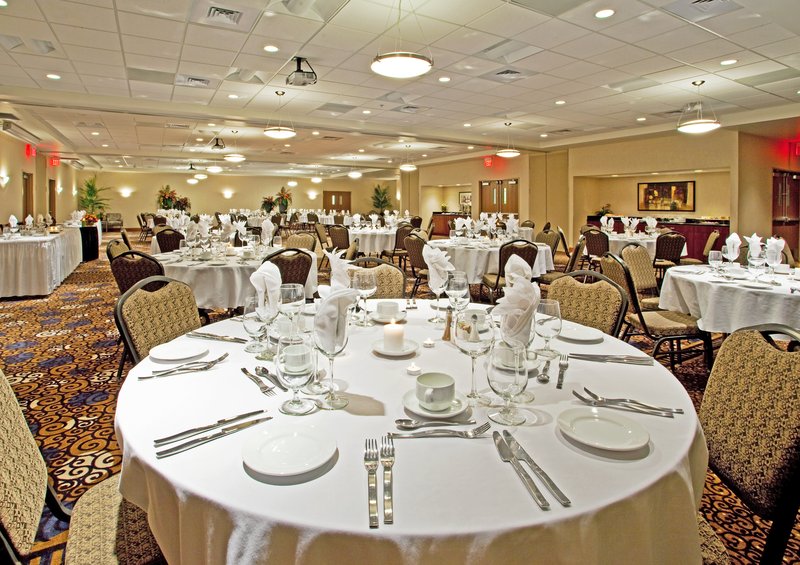 Fort Wayne Event Center | 4111 Paul Shaffer Dr, Fort Wayne, IN 46825 | Phone: (260) 579-9135