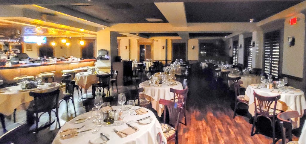 The Lion Brasserie | 328 Pemberwick Rd, Greenwich, CT 06831, USA | Phone: (203) 813-3300