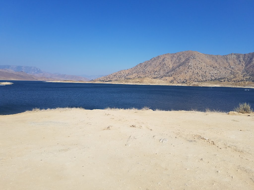 Lake Isabella Motel | 400 CA-155, Lake Isabella, CA 93240 | Phone: (760) 379-2800