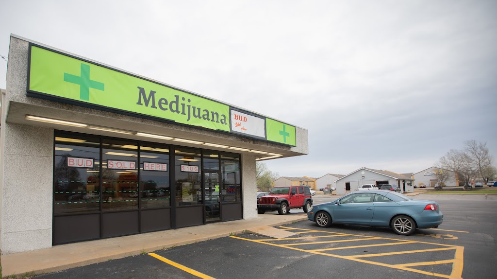 Medijuana | 9757 E 31st St, Tulsa, OK 74146, USA | Phone: (918) 695-0231