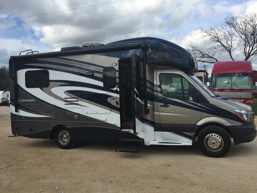 Woody RV Rentals, LLC | 1751 Co Rd 107, Hutto, TX 78634, USA | Phone: (512) 944-5800