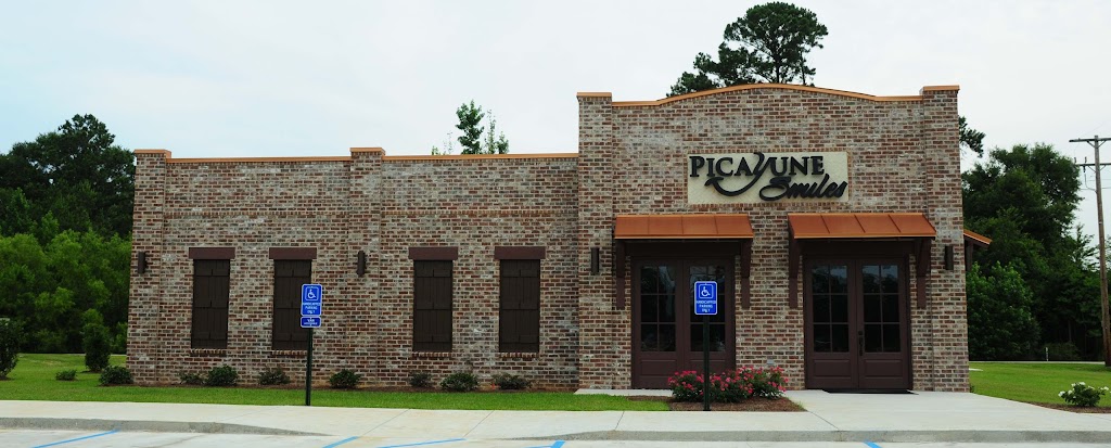 Picayune Smiles | 100 Haydon Oaks Dr, Picayune, MS 39466, USA | Phone: (601) 798-1135