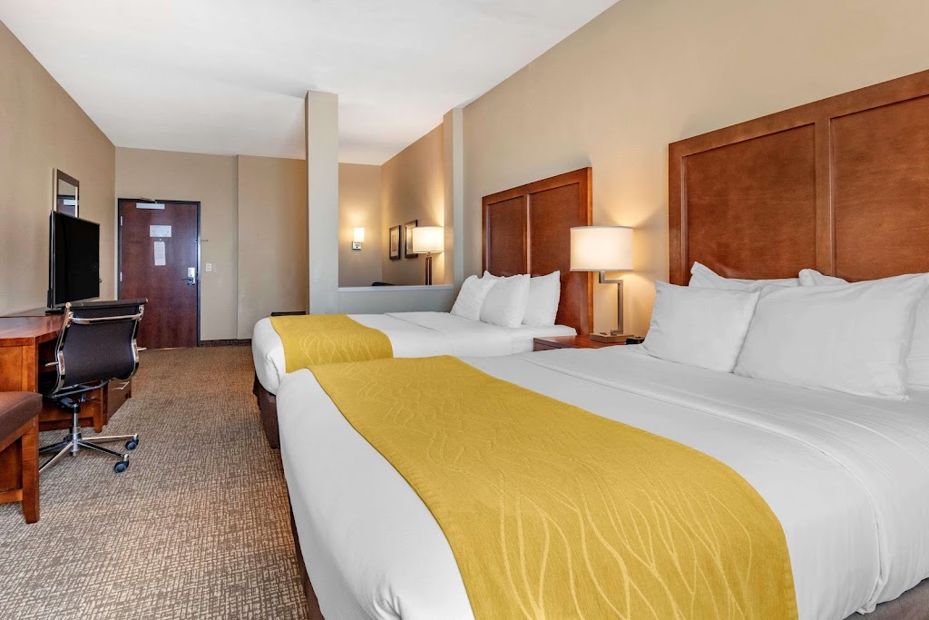 Comfort Inn & Suites | 8 Marietta Ct, Edgewood, NM 87015, USA | Phone: (505) 281-7000