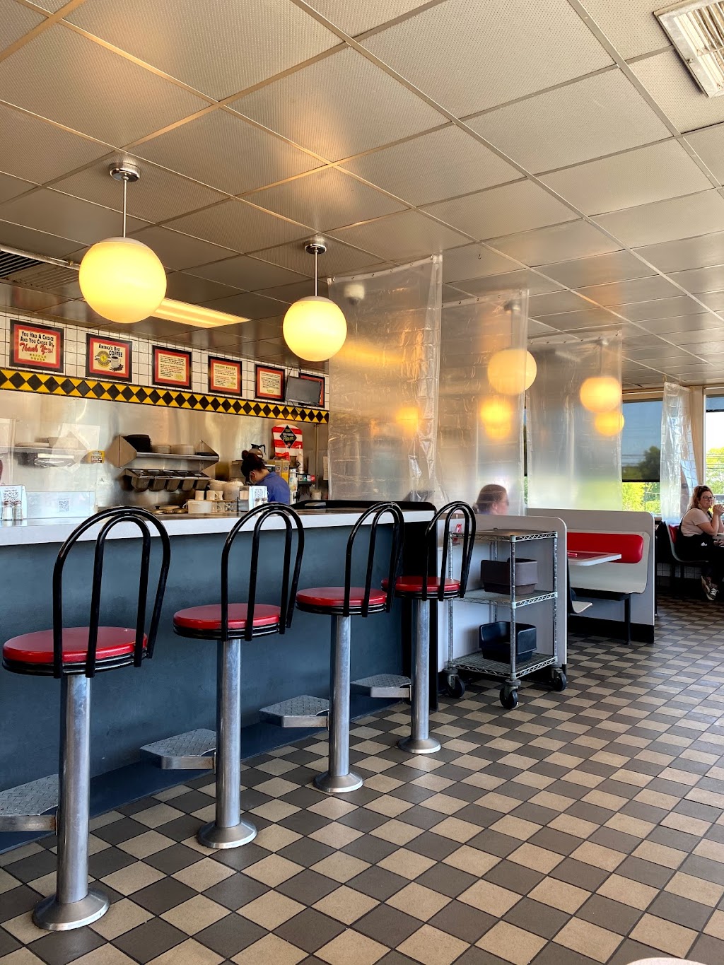 Waffle House | 644 Nashville Pike, Gallatin, TN 37066, USA | Phone: (615) 451-9654