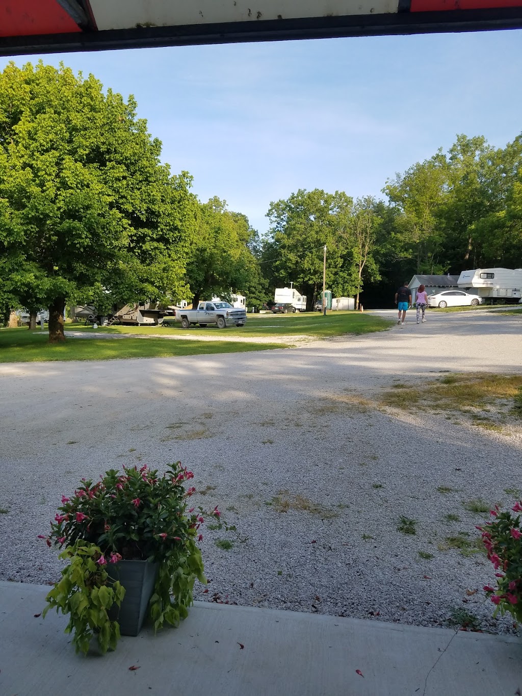 Lawrence Creek Campground | 2113 Mary Ingles Hwy, Maysville, KY 41056, USA | Phone: (606) 584-7805