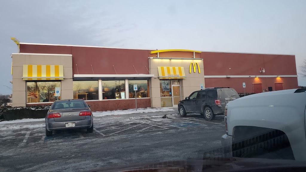 McDonalds | 13708 Q St, Omaha, NE 68137, USA | Phone: (402) 896-0400