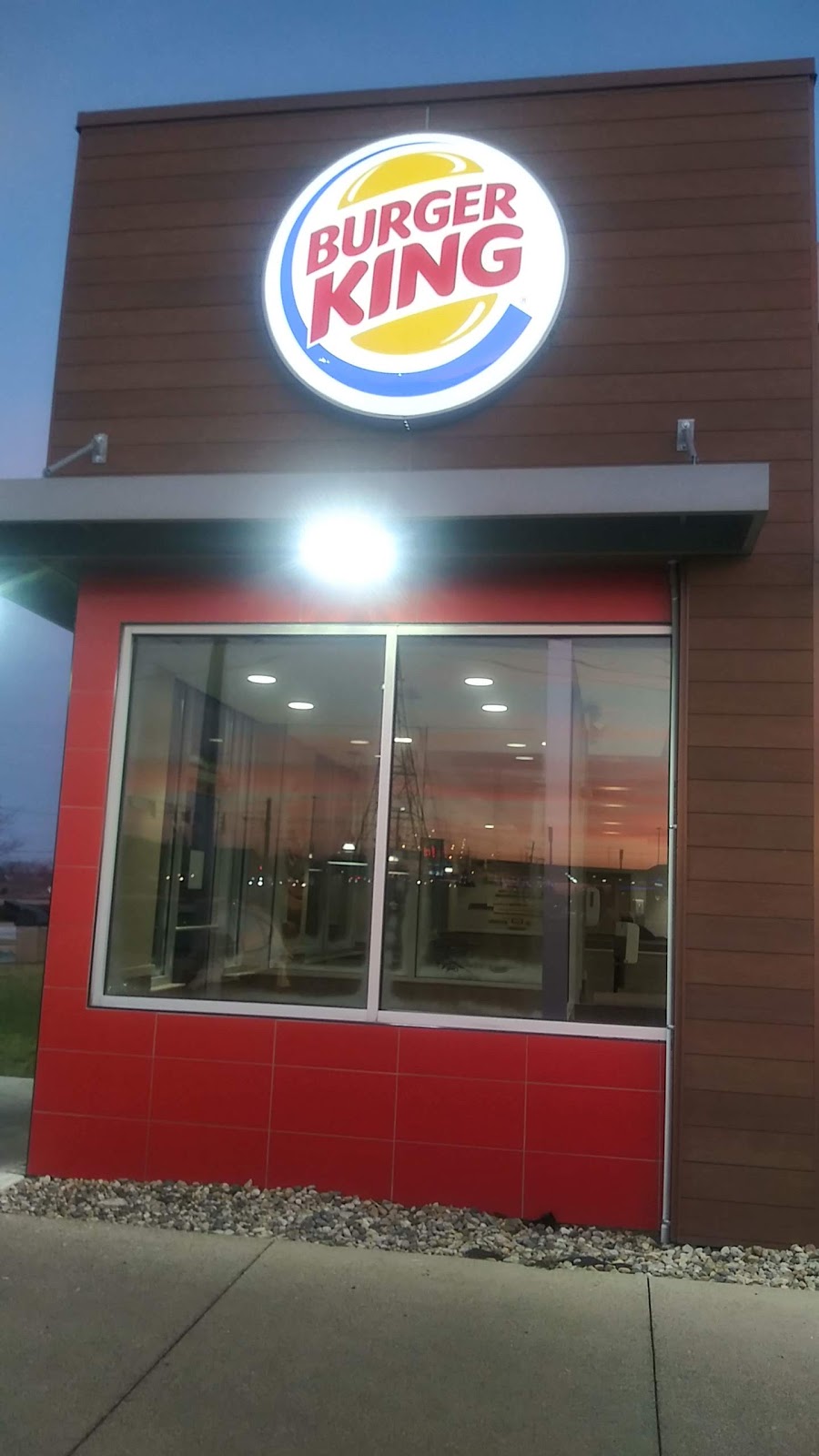 Burger King | 3710 E Dupont Rd, Fort Wayne, IN 46825, USA | Phone: (260) 484-6650