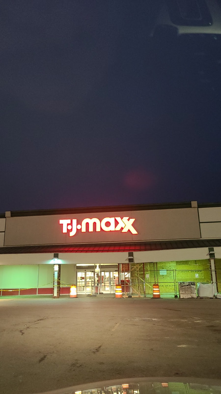 T.J. Maxx | 27049 Chagrin Blvd, Woodmere, OH 44122 | Phone: (216) 831-7560