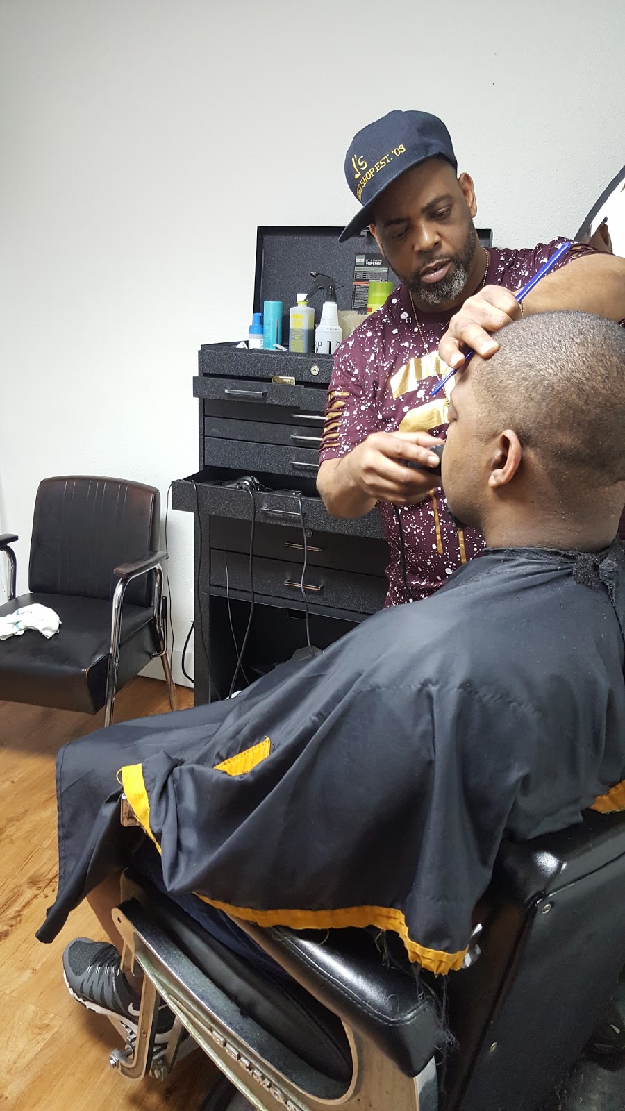 Js Barber & Beauty Salon | 1515 S McDonald St Suite 110, McKinney, TX 75069, USA | Phone: (469) 288-8898